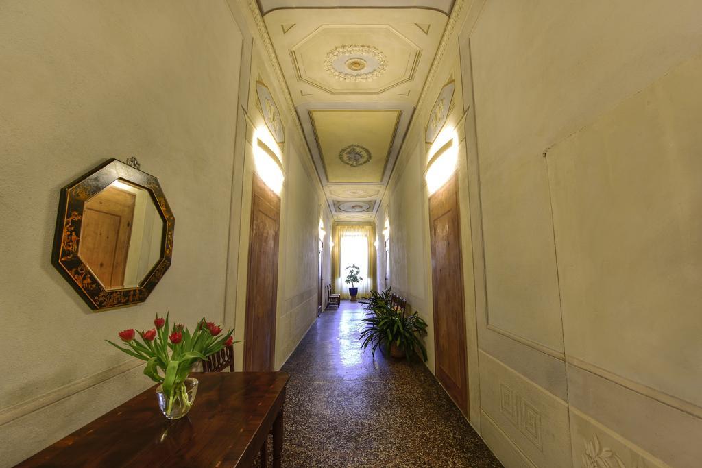 Bed and Breakfast Torre Dei Lari Residenza D'Epoca Флоренция Экстерьер фото