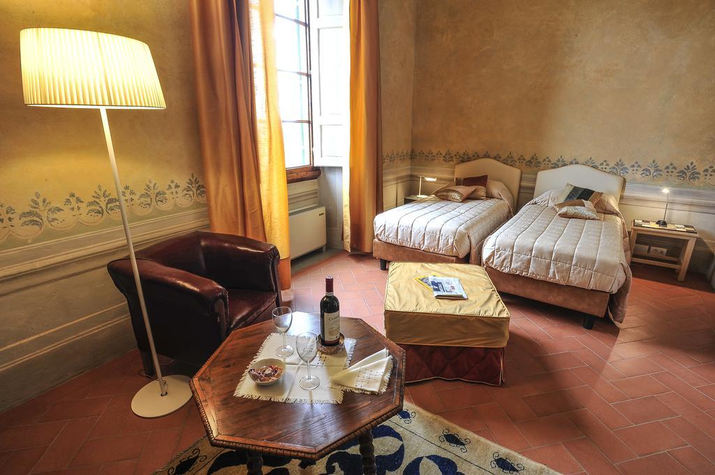 Bed and Breakfast Torre Dei Lari Residenza D'Epoca Флоренция Номер фото