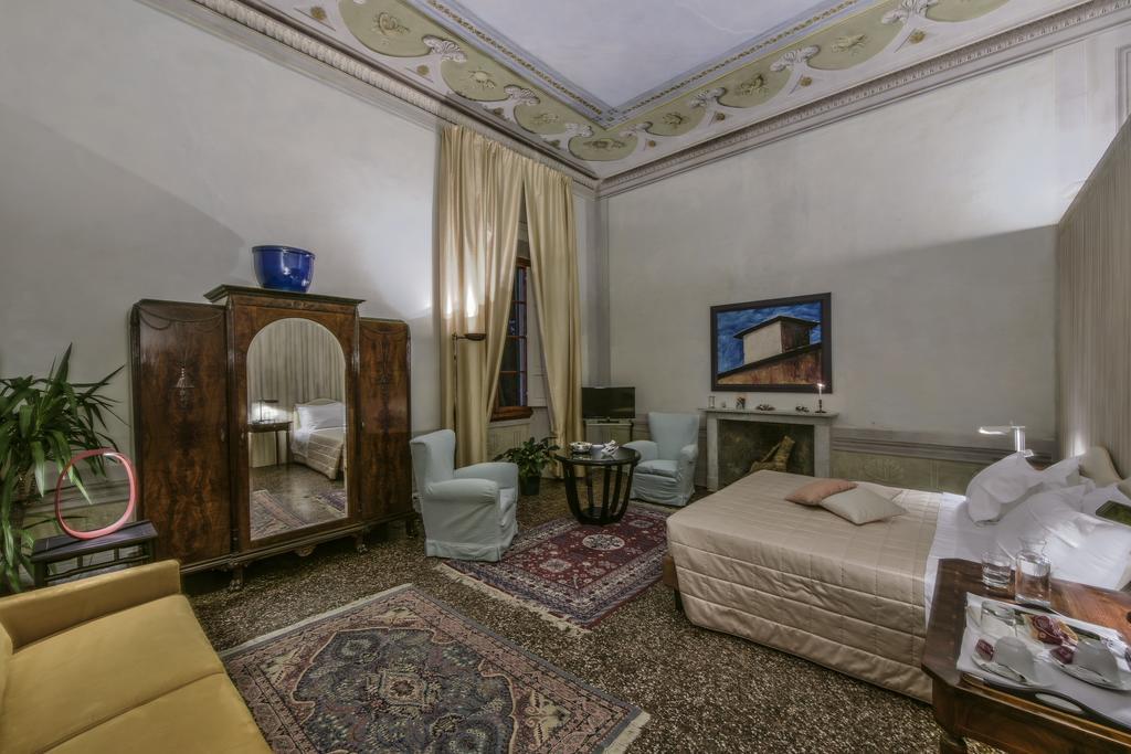 Bed and Breakfast Torre Dei Lari Residenza D'Epoca Флоренция Экстерьер фото