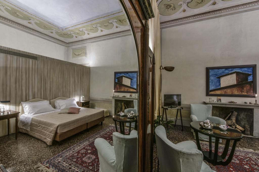 Bed and Breakfast Torre Dei Lari Residenza D'Epoca Флоренция Экстерьер фото