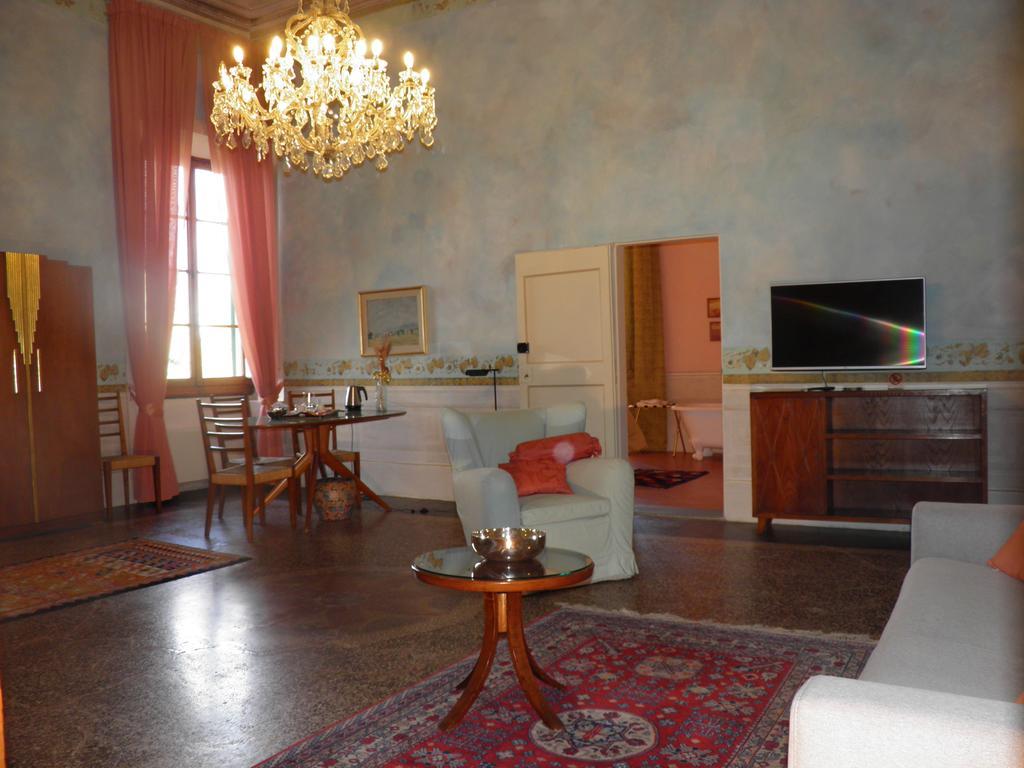 Bed and Breakfast Torre Dei Lari Residenza D'Epoca Флоренция Экстерьер фото