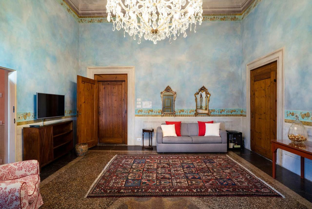 Bed and Breakfast Torre Dei Lari Residenza D'Epoca Флоренция Экстерьер фото